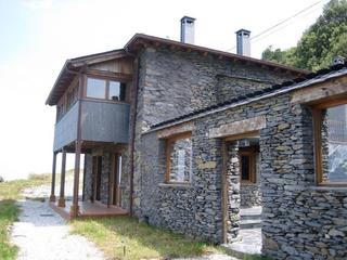 Maison à Valdés. Venta de 2 casas rurales nuevas