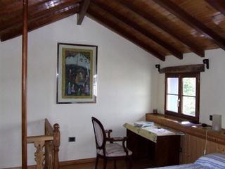 Casa adossada a Valdés. Casa restaurada vistas mar.