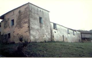 Casa a Valdés. Casa para restaurar, 2 hórreos y parcela 2000 m2