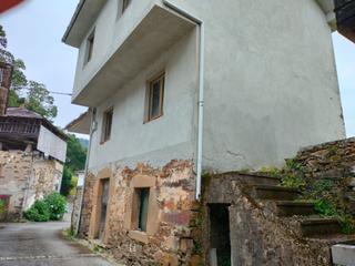Casa in Valdés. Venta casa 3 plantas a reformar.