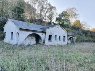 Casa a Cudillero. Venta de propiedad de 10.000 m2 con 4 casas ideal hostelería.