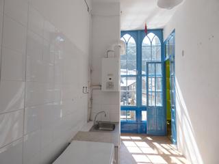 Pis a Valdés. Venta de piso muy céntrico de 4 dormitorios.