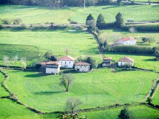 Casa a Cudillero. Caserío con 21000 m2 de finca