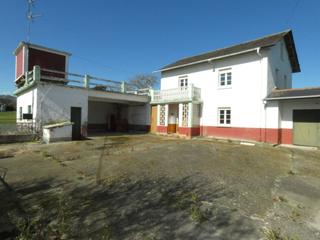 Casa en Valds. Venta de casa, pajar, anexos y terraza con finca de 11844 m2.