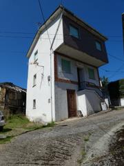 Casa adossada a Valdés. Venta de casa pareada en venta cerca de la costa.