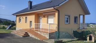 Maison à Valdés. Venta de casa con parcela de 3700 m2 donde se puede edificar otr