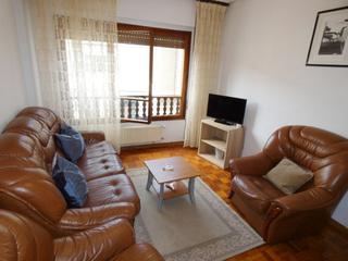 Miete Etagenwohnung in Valdés. Alquiler piso 3 habitaciones