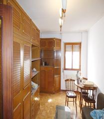 Appartement à Valdés. Venta de apartamento con un dormitorio y trastero.