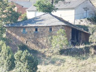 Casa en Tineo. Venta de casa de piedra para reformar