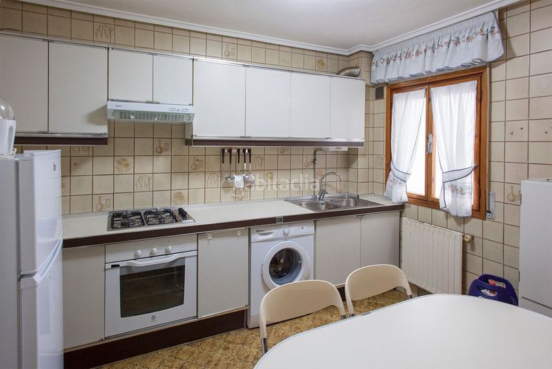 Foto da985cde-072a-4ea2-b77a-1dd0d735e35e. Pis amb calefacció a Valdés