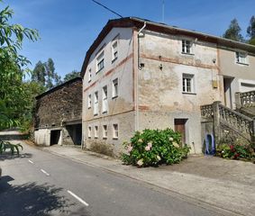 House in Coaña. Venta de conjunto de casa, pajar, garaje y finca en el concejo d