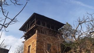 Edificio en Tineo. Venta de hórreo.