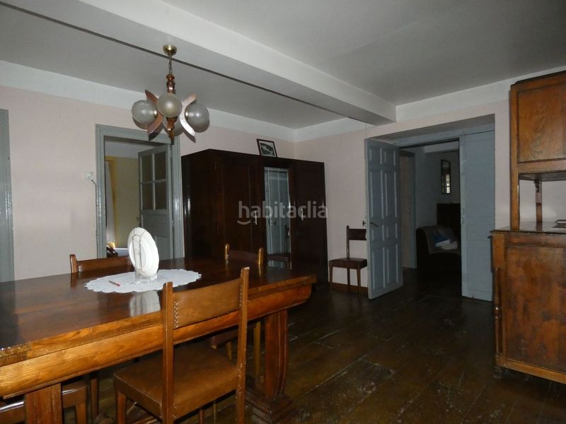 Foto bbb8efa5-41ea-4f6e-973a-24864247db0c. Casa amb calefacció a Valdés