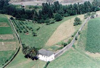 Maison à Valdés. Casa con parcela de 2h cerrada de muro