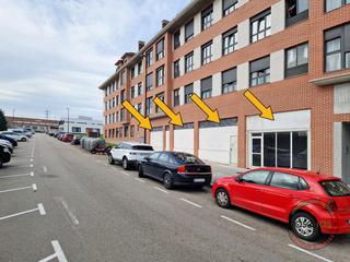 Geschftsraum  Gijn - cesar maese alonso. Magnifico local en nuevo roces de 700 m2 tiles