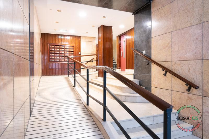 Foto d15b191e-2d1d-4a23-8012-566bfa09e646. Pis amb calefacció a Centro Gijón