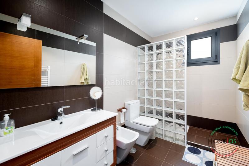 Foto 0702d150-dbcd-4e5d-acba-1b8b78ebc434. Casa pinzales,magnifico chalet seminuevo con preciosa parcela en Gijón