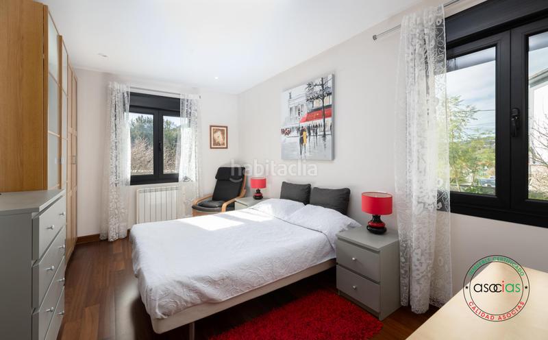 Foto 2a77cd96-7c0c-4015-8597-e55e1649363a. Casa pinzales,magnifico chalet seminuevo con preciosa parcela en Gijón