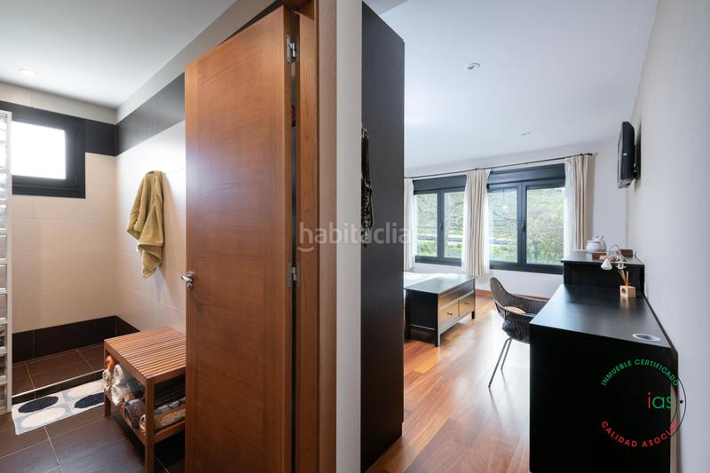 Foto 63503e2f-aa77-4379-bb48-12db3aebeb6f. Casa pinzales,magnifico chalet seminuevo con preciosa parcela en Gijón