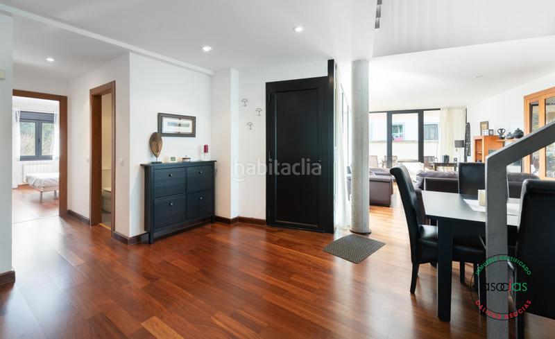 Foto a1511af3-ca89-4198-8d5a-6b9704353832. Casa pinzales,magnifico chalet seminuevo con preciosa parcela en Gijón