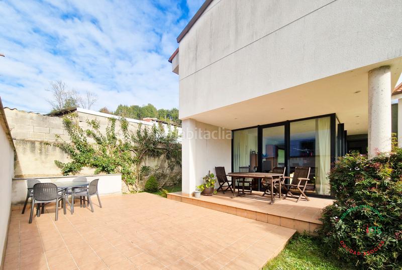 Foto f1dd2860-1007-4aff-8b13-ae9ea697e6fc. Casa pinzales,magnifico chalet seminuevo con preciosa parcela en Gijón