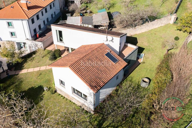 Foto f5ff9748-f4a7-4a96-ac81-2effa2eaf9d1. Casa pinzales,magnifico chalet seminuevo con preciosa parcela en Gijón