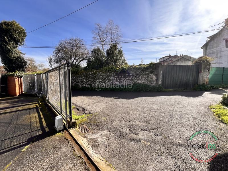 Foto 1a95ffdf-ba6e-43d3-ac00-49f06cd88d06. Parking coche en la guia magnifica plaza de garaje en venta en Gijón