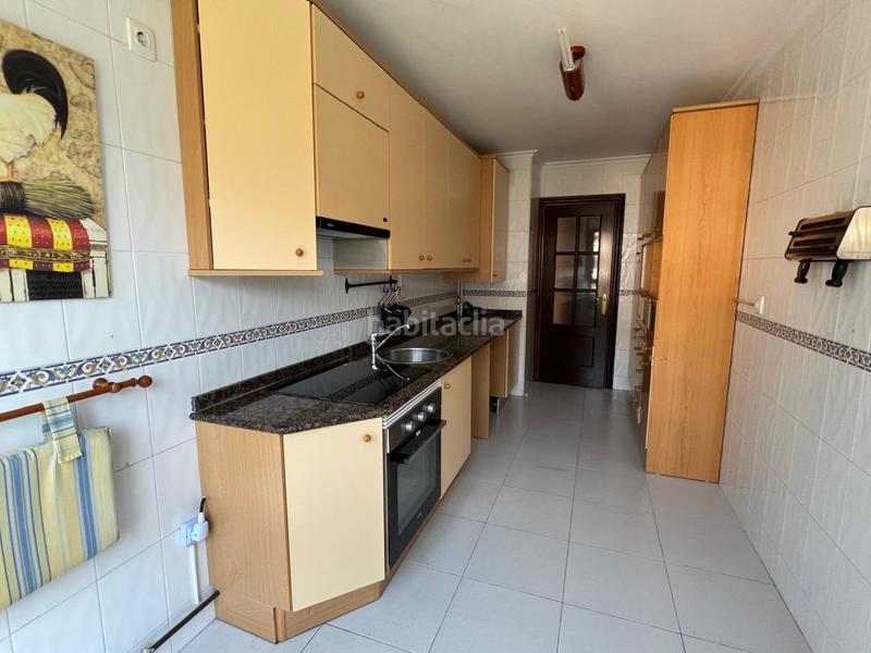 Foto 3a3b5f5e-4b9b-480a-b7a3-0942c85c07ea. Rent flat with heating parking pool in Viesques Gijón