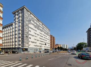 Appartement à El Polígono. Barrio de laviada,lado nuevo juzgados  muy buen piso en venta