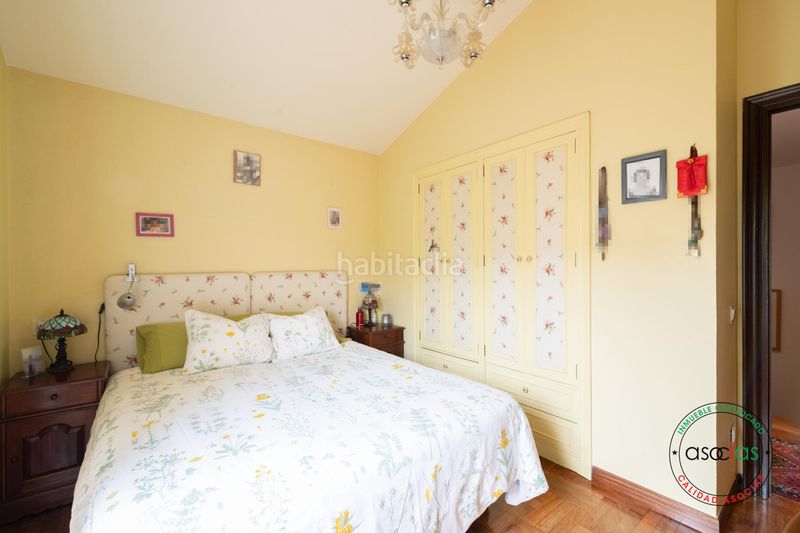 Foto 21110e22-2183-46e4-a09c-127871fd2998. Casa amb calefacció aparcament a Somió Gijón