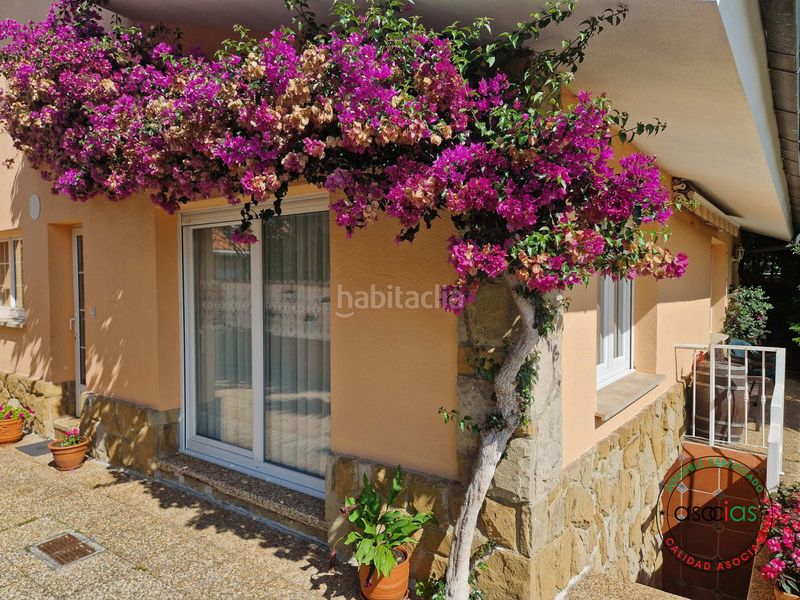 Foto 938c2275-4a6d-480b-add1-47ae0ce52b0d. Casa amb calefacció aparcament a Somió Gijón