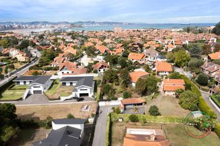 Casa a Somió. Somio , lado el pison ,chalet independiente con parcela en venta