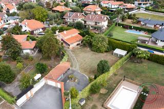 Casa en Somió. Somio chalet independiente con parcela en venta