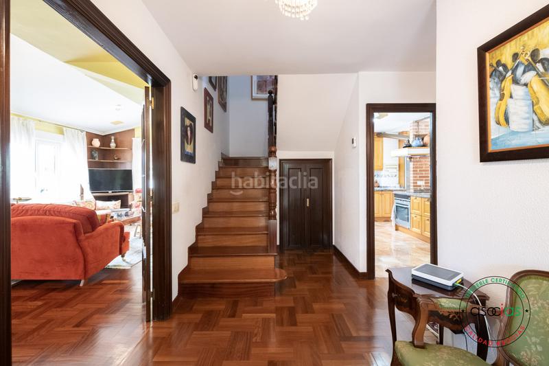 Foto 73c93dd4-9cd0-47e4-9f23-cdebe248b4fc. Casa con riscaldamento parcheggio in Somió Gijón