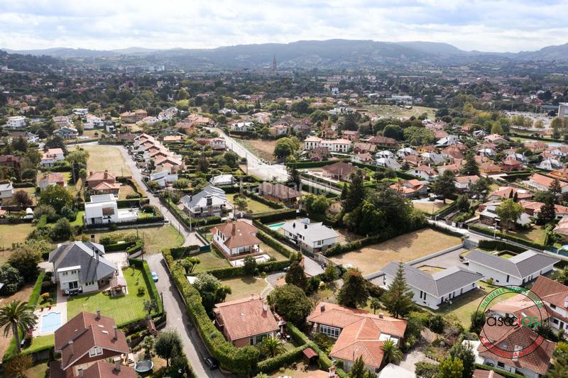 Foto a58a2fe7-4ef9-4439-b126-573a04438502. Casa con riscaldamento parcheggio in Somió Gijón