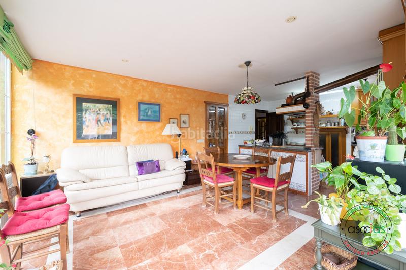 Foto d46e3971-7fa7-4e23-a630-42c5ec1e8af8. Casa con riscaldamento parcheggio in Somió Gijón