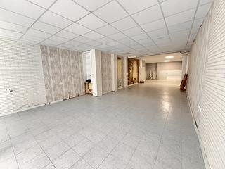 Lloguer Local Comercial  Adaro. Local de 90 m2 todo instalado lado magnus blikstad
