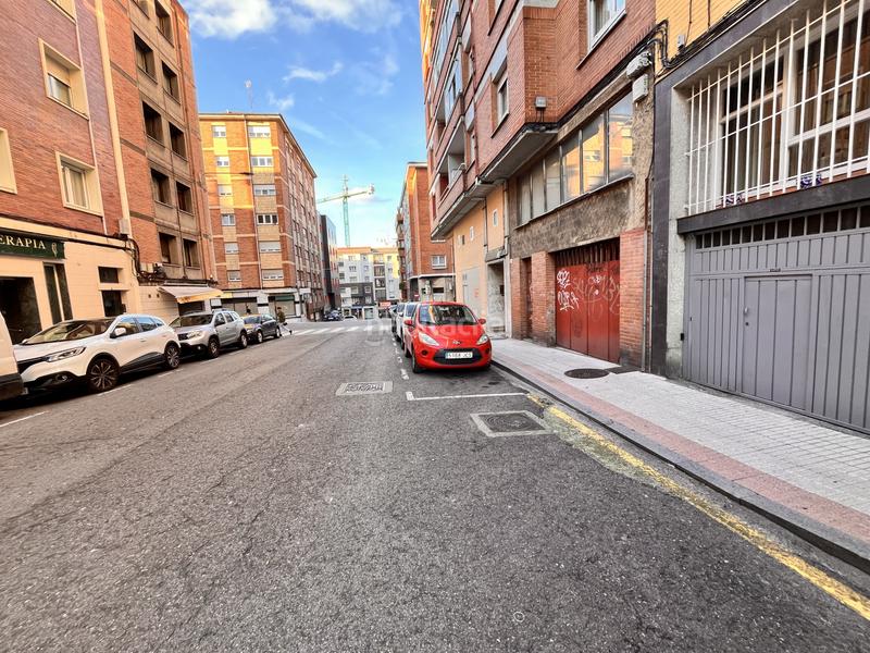 Foto c8f72dd8-5f08-4262-833d-82bd1d19a0f4. Rent car parking in Ceares Gijón
