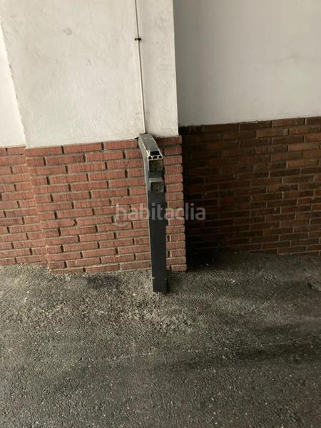 Foto 01ff314e-6432-4e5c-b2b3-1131eaf80f8d. Alquiler parking coche calle gascona alquiler de plaza de garaje amplia en Oviedo