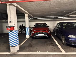 Miete Autoparkplatz  Cl munilla. Nuevo gijón. alquiler plaza grande para coche y moto