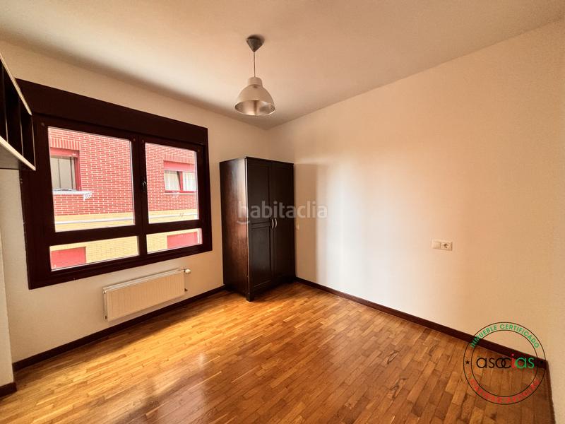 Foto 68493a11-ba26-44a6-9c0c-dba3c04560c4. Piso  seminuevo en venta en Roces con garaje y trastero en Gijón