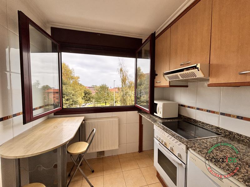 Foto 932cadc7-7f82-42d0-b403-9dcce0b6b5f4. Piso  seminuevo en venta en Roces con garaje y trastero en Gijón