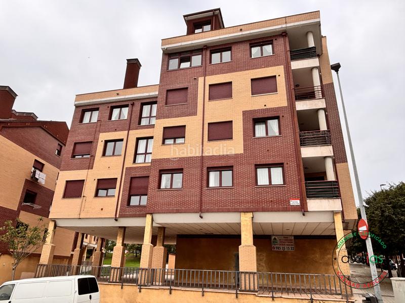 Foto f4e7cdab-428b-4492-a893-7ef614657195. Piso  seminuevo en venta en Roces con garaje y trastero en Gijón