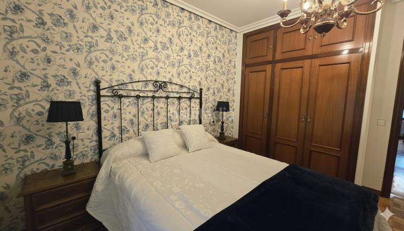 Foto f73553d8-6d1f-487d-8ef7-52a23f36bf21. Location appartement avec parking dans Centro Gijón