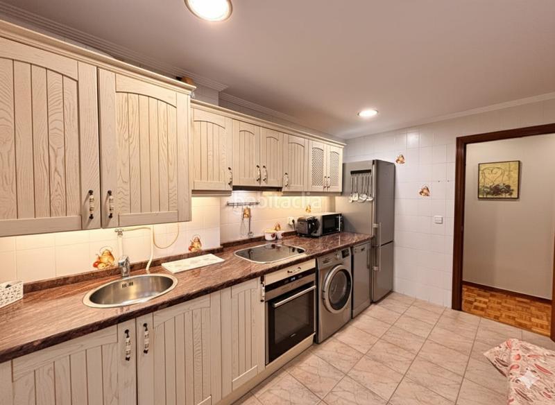 Foto 718a574d-a4da-4502-b257-748376cabffe. Miete etagenwohnung mit parking in Centro Gijón