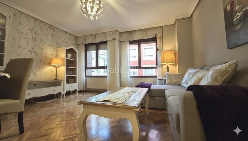Foto a59d1a3b-ae3b-419b-842c-4c30ce705072. Rent flat with parking in Centro Gijón