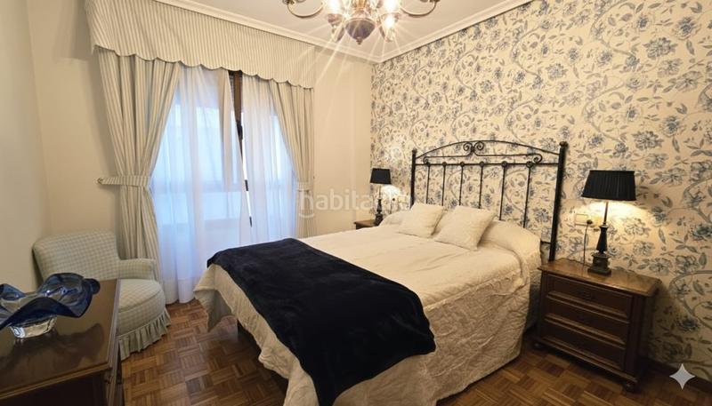 Foto ec61b195-0c74-44b2-a727-a0a40e02bc70. Rent flat with parking in Centro Gijón
