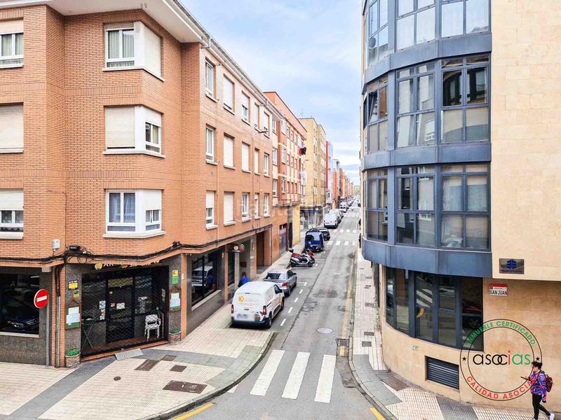 Foto 8d560c3d-70df-411e-8223-17235ae96a51. Pis amb calefacció aparcament a Llano Gijón