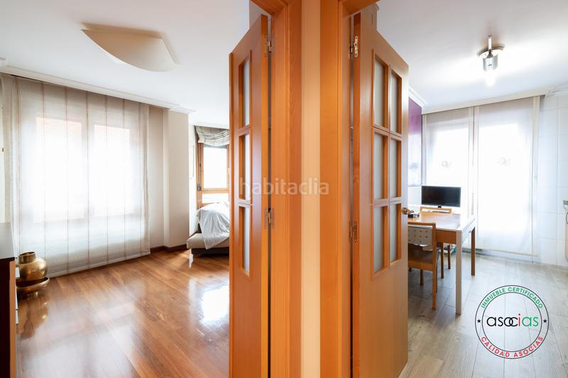 Foto e14eb9da-b5f8-4b67-a71a-dd11c18a7c6d. Pis amb calefacció aparcament a Llano Gijón