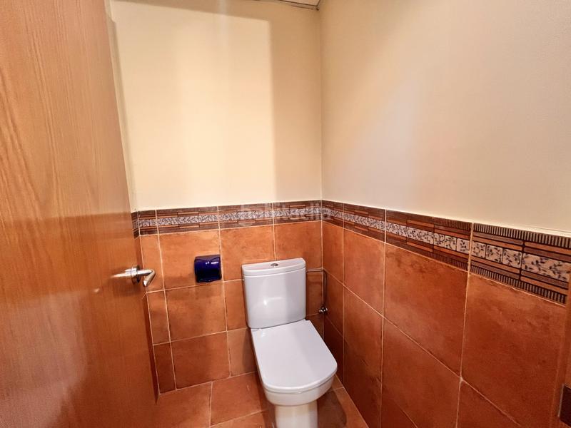 Foto 2f985deb-6019-4e43-b17a-4d51095889ca. Alquiler local comercial lado plazuela san miguel magnifico local seminuevo en alquiler en Gijón